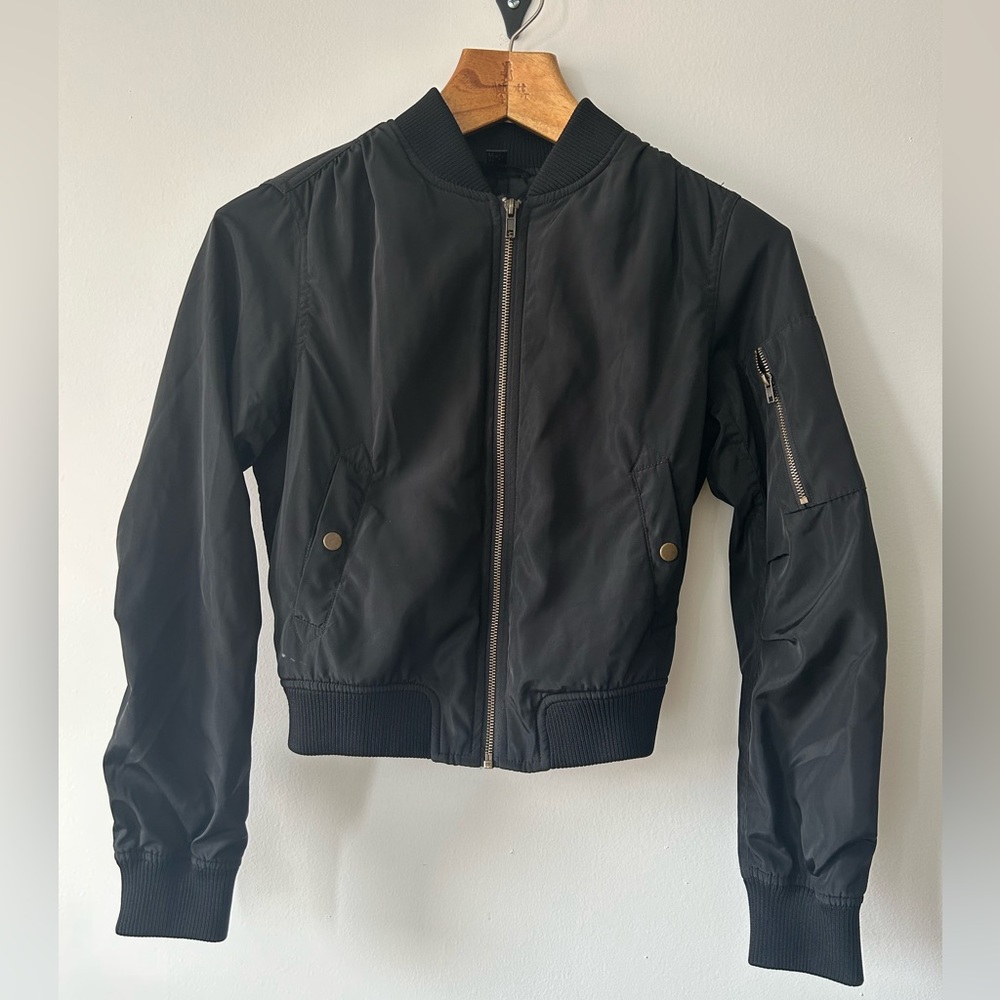 Aqua Women’s waterproof black bomber jacket size small.